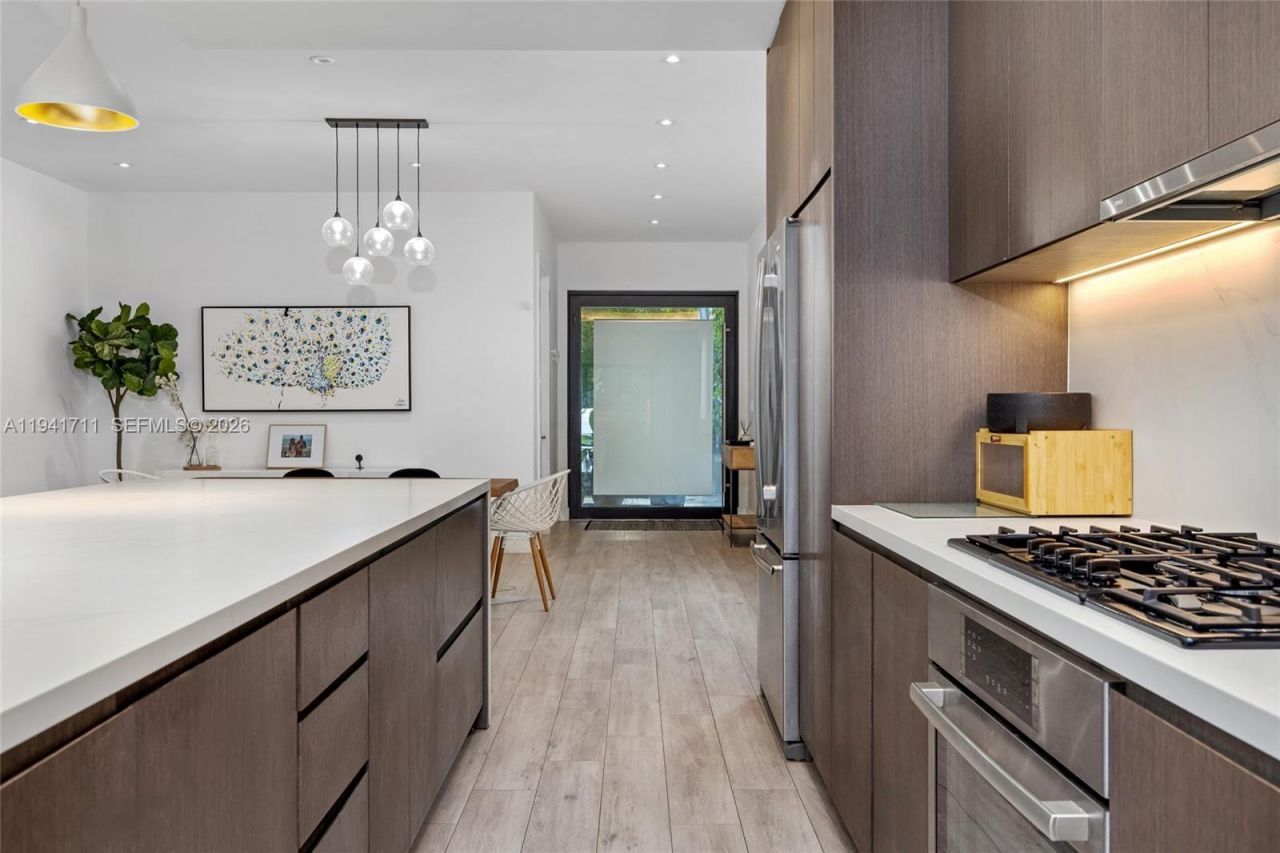 3222 Matilda St, Unit 3222, Miami, FL 33133 Photo