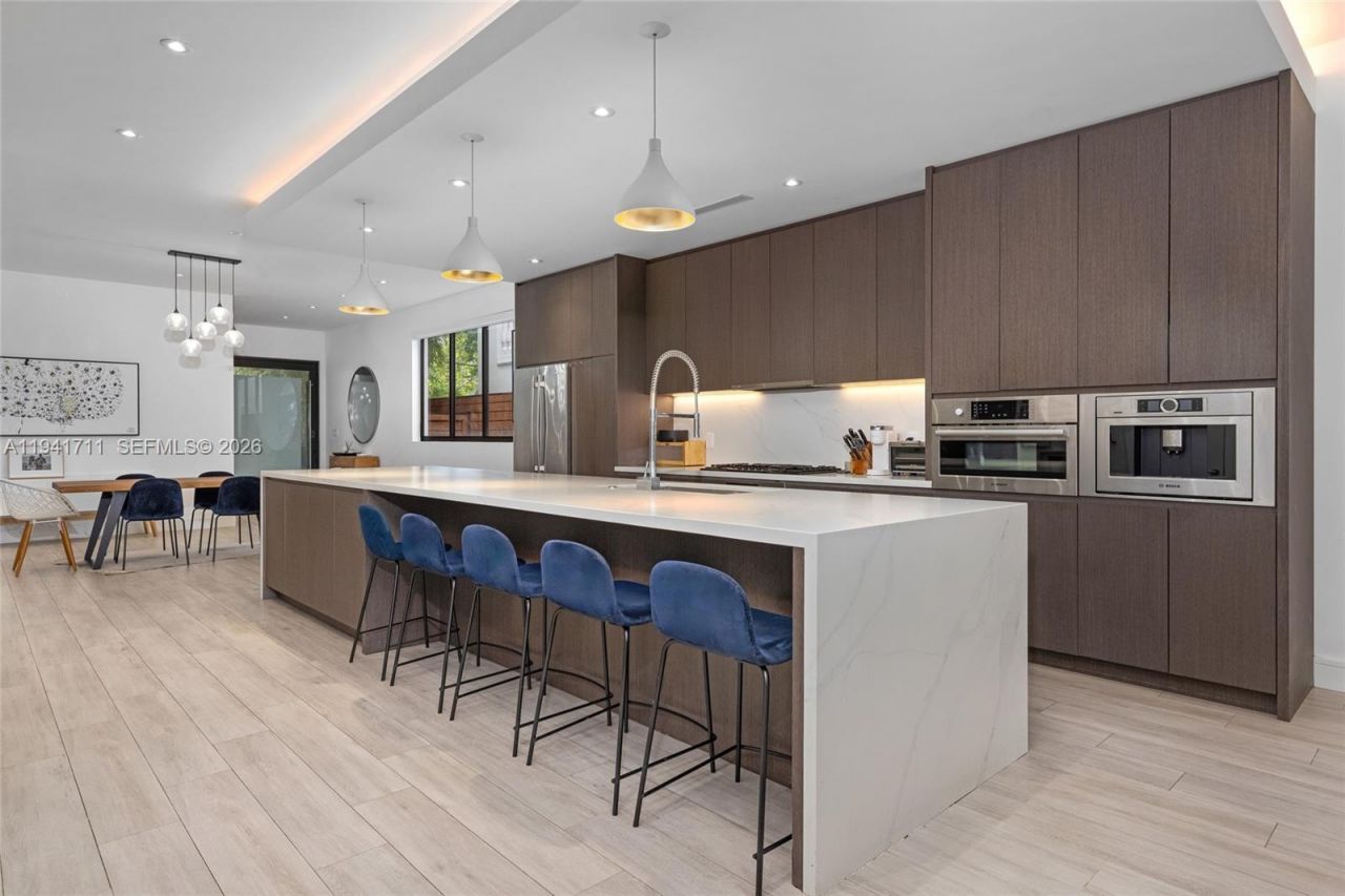 3222 Matilda St, Unit 3222, Miami, FL 33133 Photo