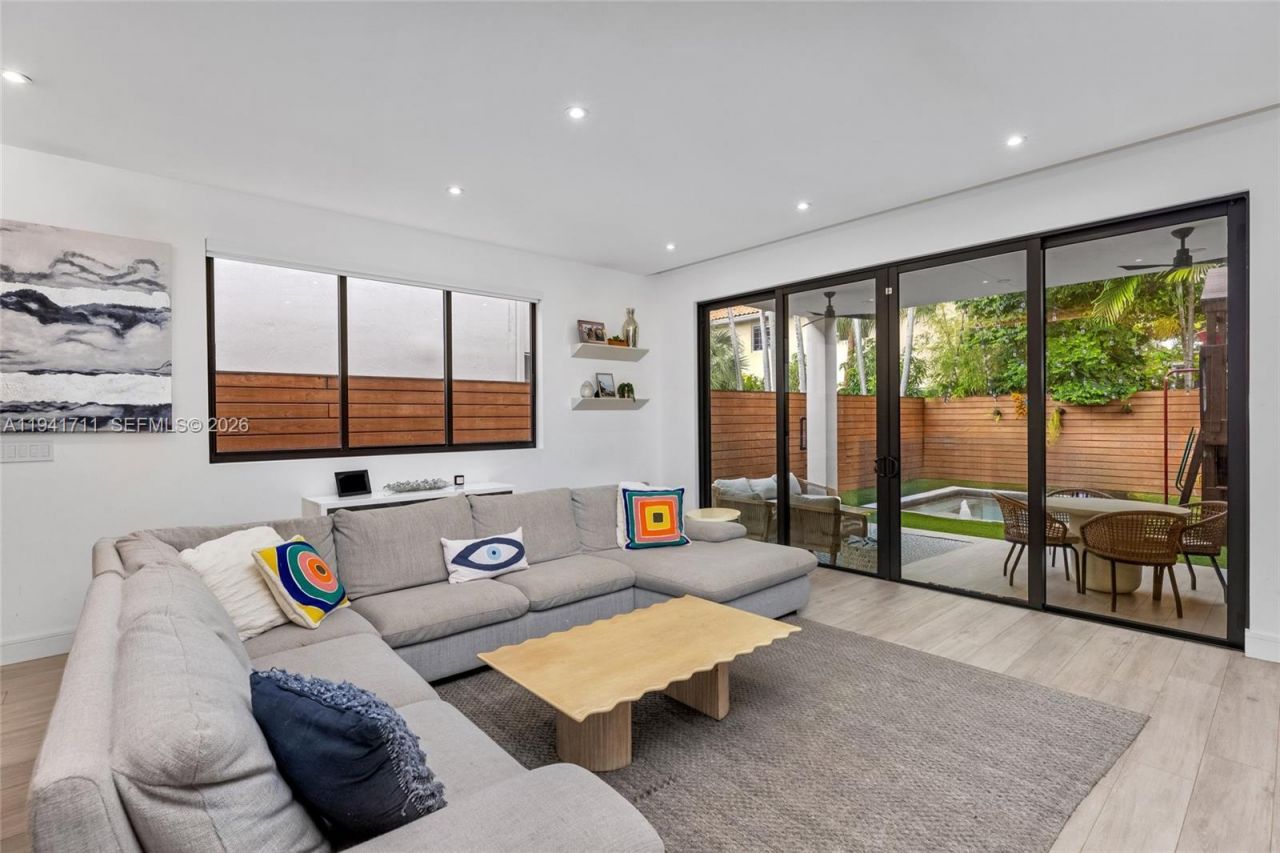 3222 Matilda St, Unit 3222, Miami, FL 33133 Photo