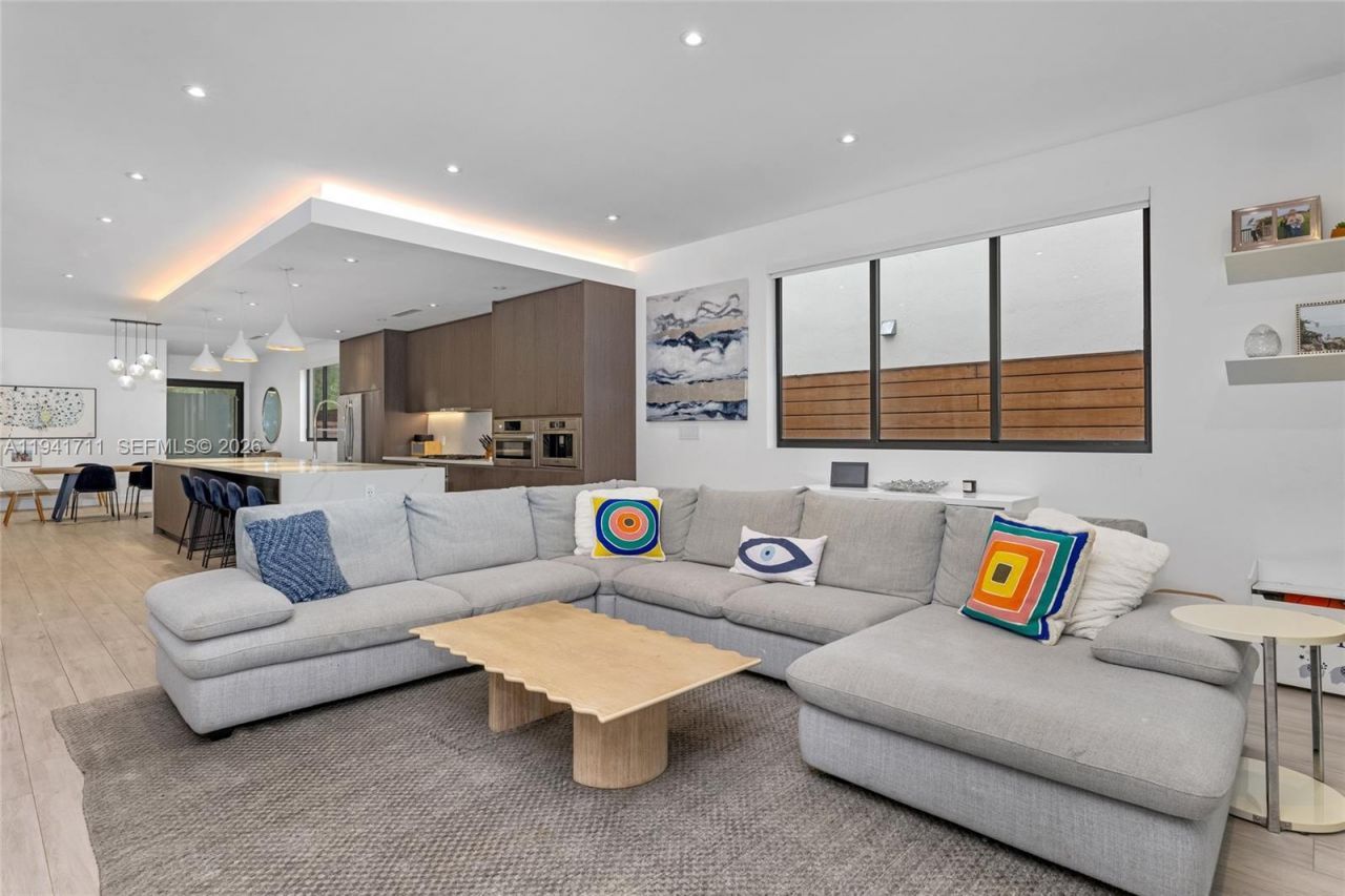 3222 Matilda St, Unit 3222, Miami, FL 33133 Photo