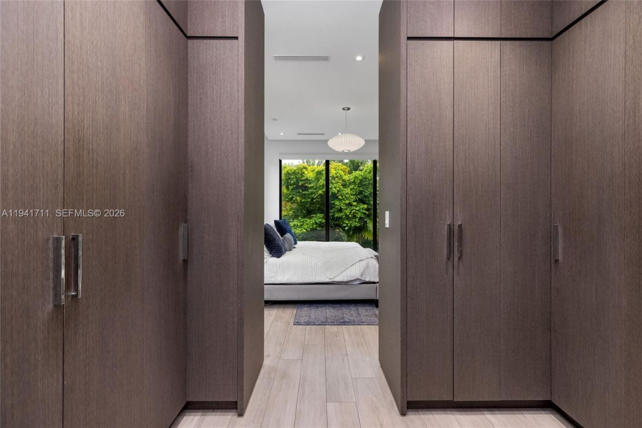 3222 Matilda St, Unit 3222, Miami, FL 33133 Photo