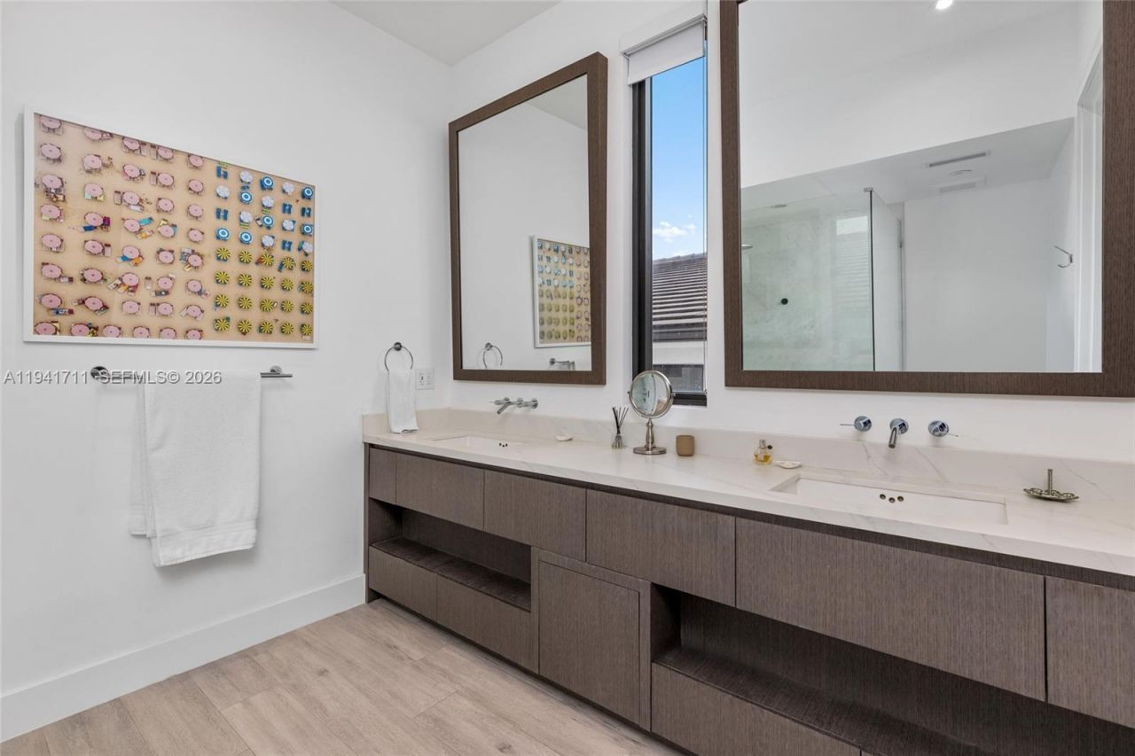 3222 Matilda St, Unit 3222, Miami, FL 33133 Photo