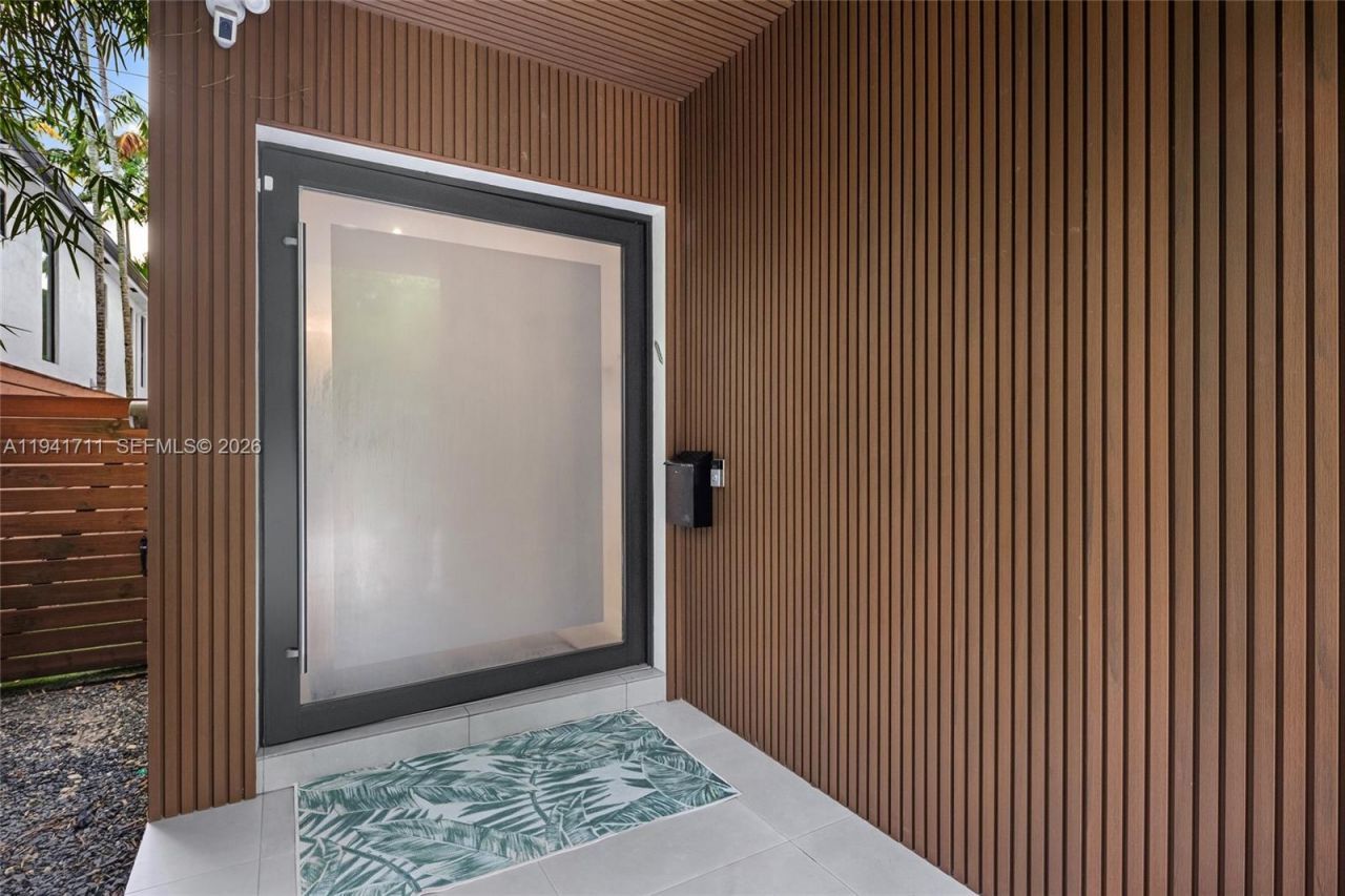 3222 Matilda St, Unit 3222, Miami, FL 33133 Photo