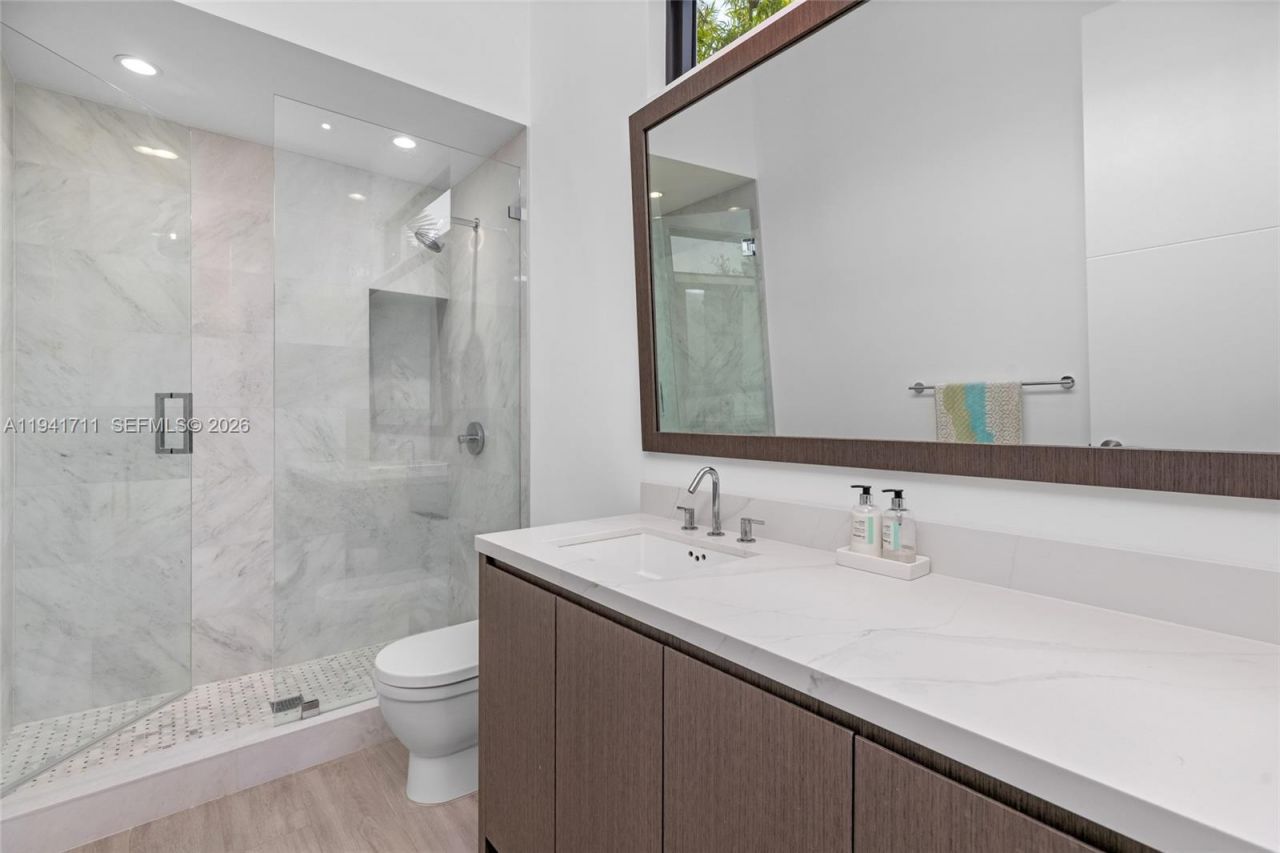 3222 Matilda St, Unit 3222, Miami, FL 33133 Photo