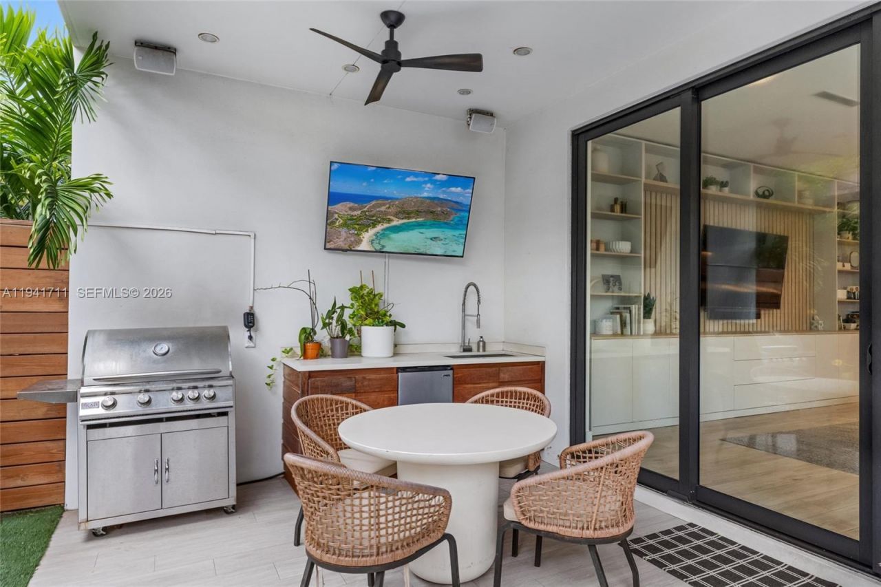 3222 Matilda St, Unit 3222, Miami, FL 33133 Photo