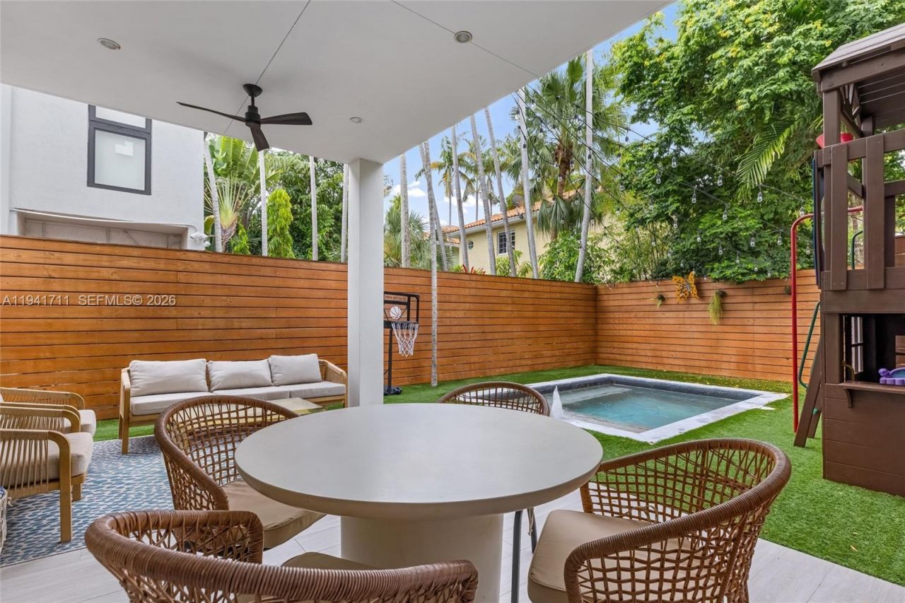 3222 Matilda St, Unit 3222, Miami, FL 33133 Photo