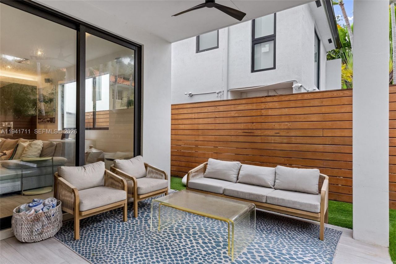 3222 Matilda St, Unit 3222, Miami, FL 33133 Photo