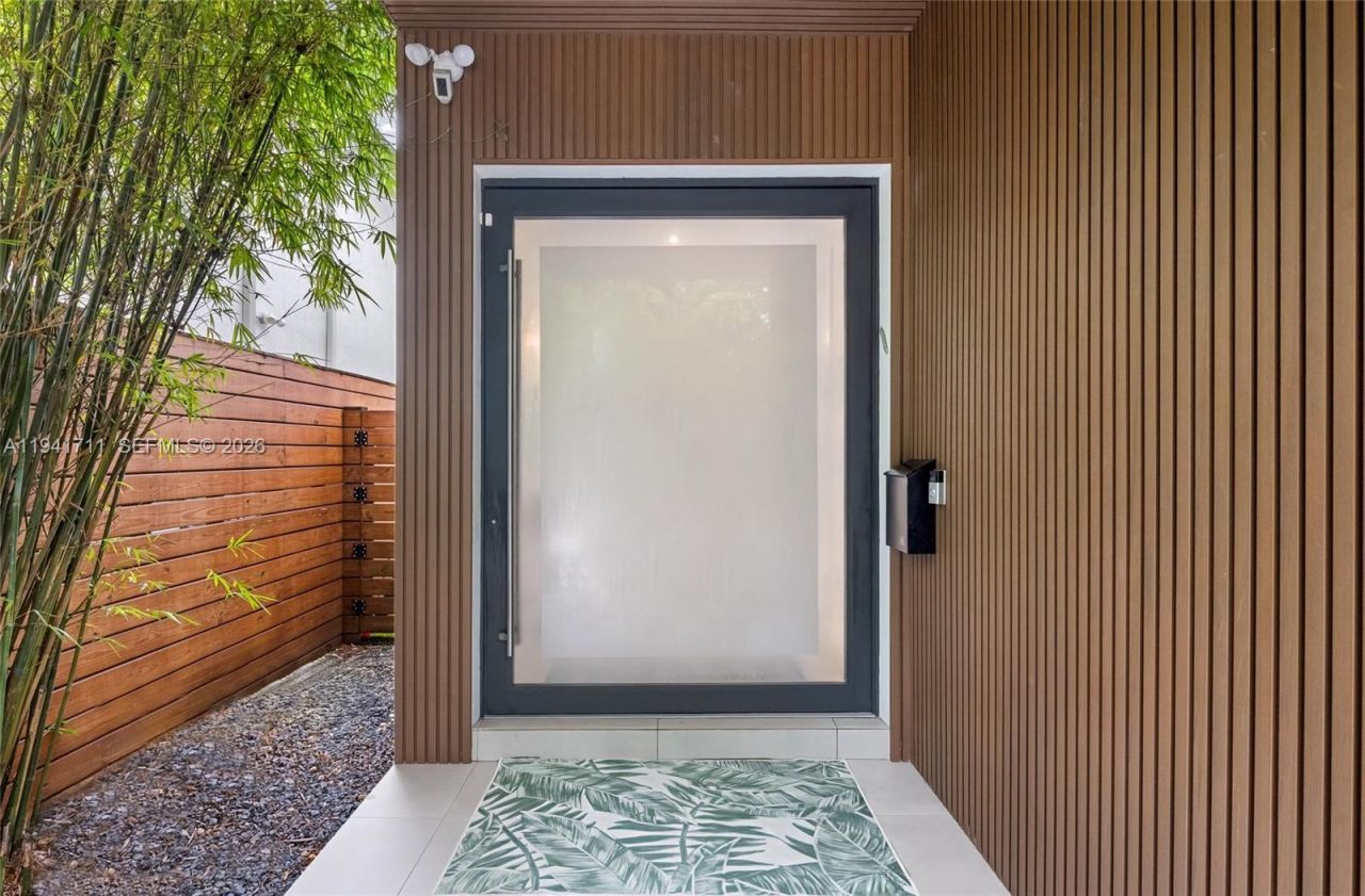 3222 Matilda St, Unit 3222, Miami, FL 33133 Photo