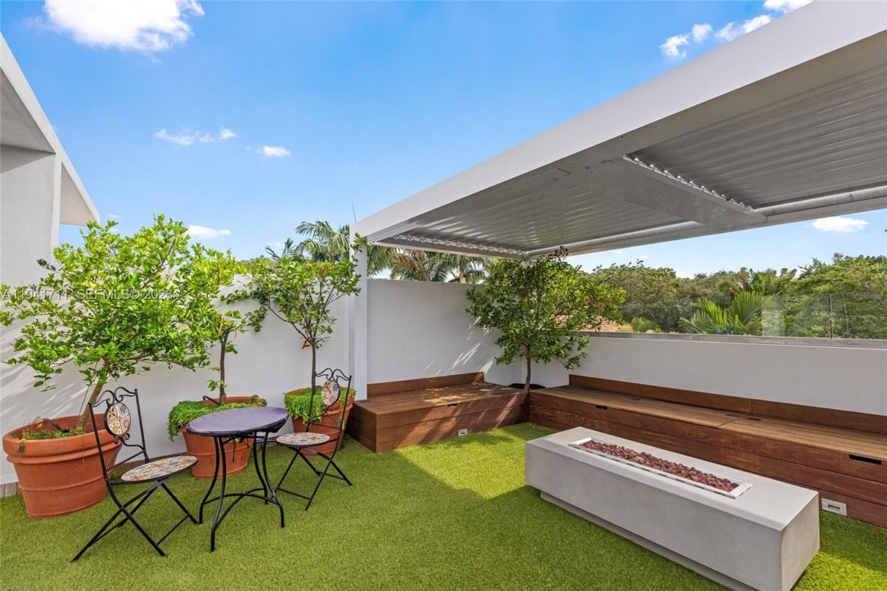 3222 Matilda St, Unit 3222, Miami, FL 33133 Photo