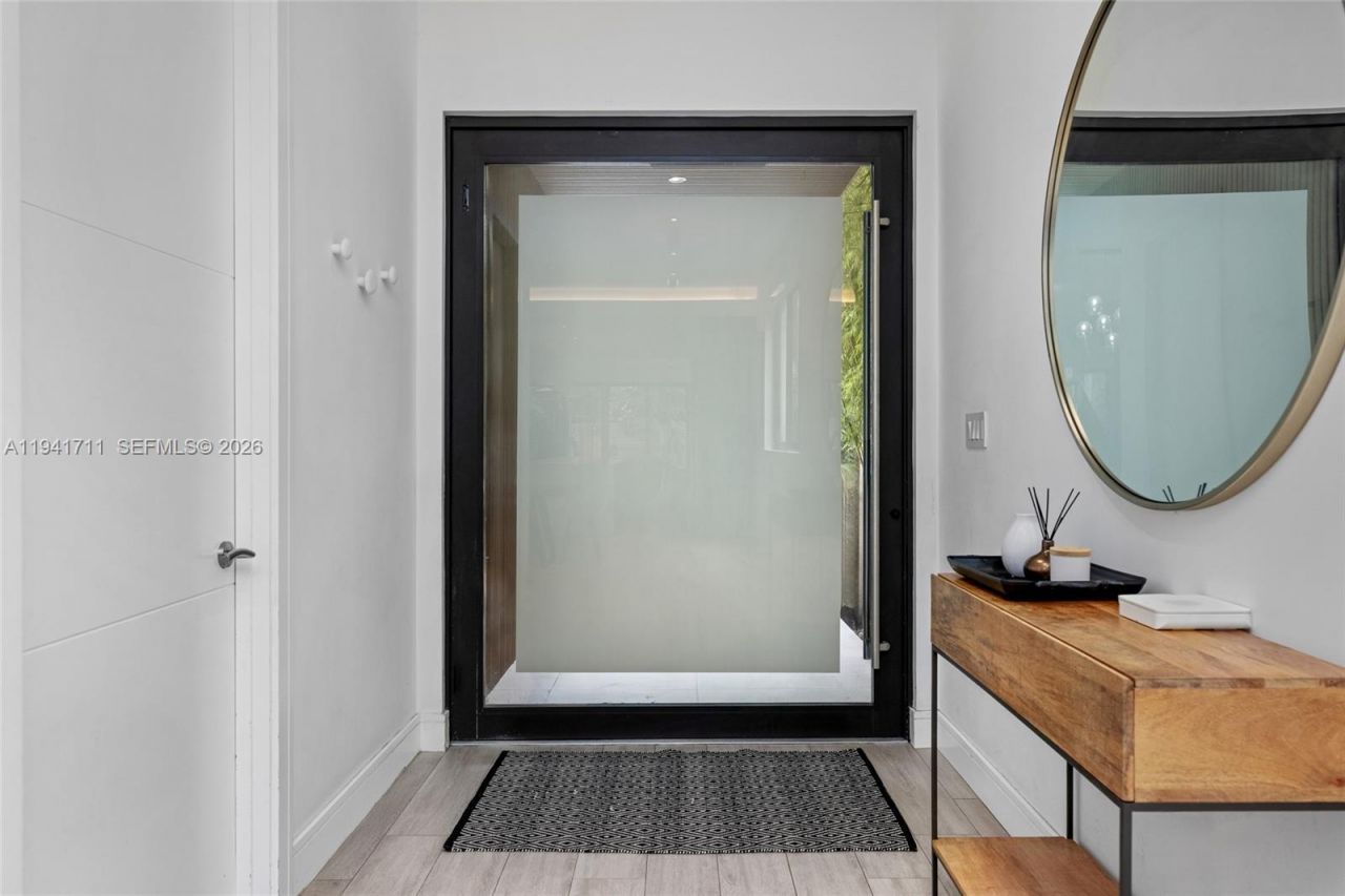 3222 Matilda St, Unit 3222, Miami, FL 33133 Photo