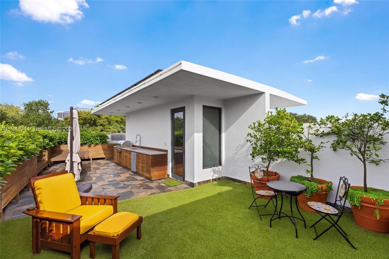 3222 Matilda St, Unit 3222, Miami, FL 33133 Photo