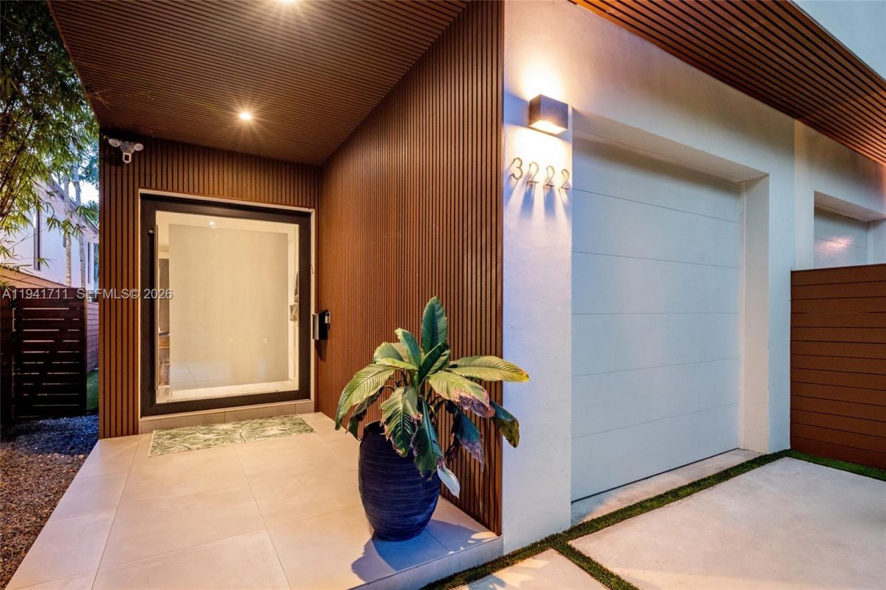 3222 Matilda St, Unit 3222, Miami, FL 33133 Photo