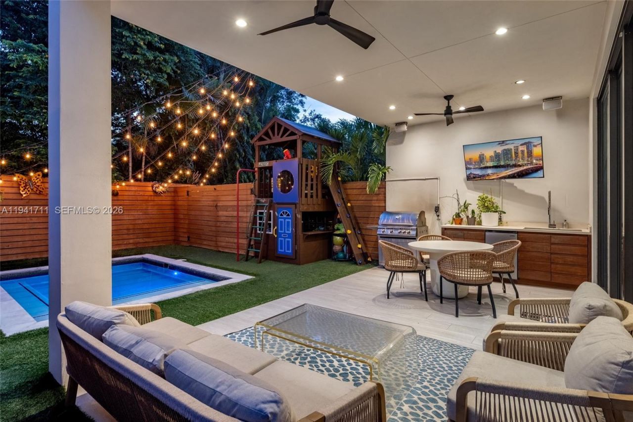 3222 Matilda St, Unit 3222, Miami, FL 33133 Photo