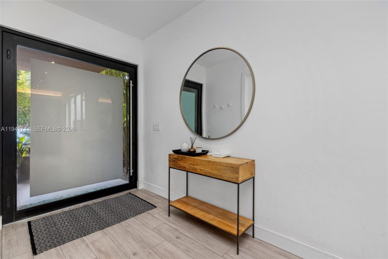 3222 Matilda St, Unit 3222, Miami, FL 33133 Photo