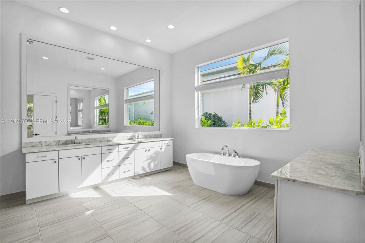 9281 Coral Isles Cir , Palm Beach Gardens, FL 33412 Photo