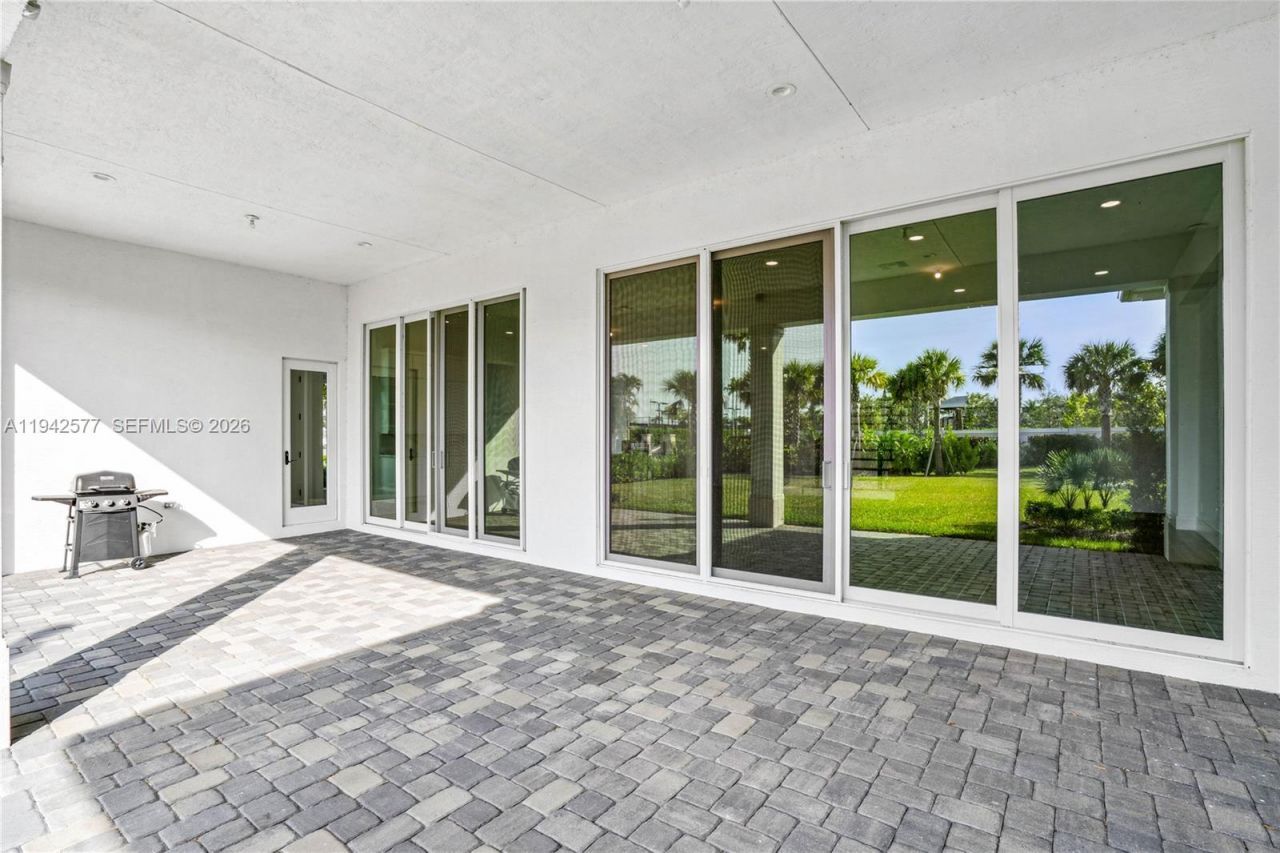 9281 Coral Isles Cir , Palm Beach Gardens, FL 33412 Photo