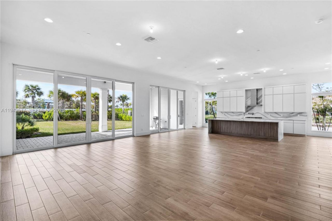 9281 Coral Isles Cir , Palm Beach Gardens, FL 33412 Photo