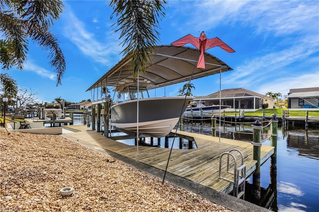 1102 SE 21st Ave, Cape Coral, FL 33990 Photo