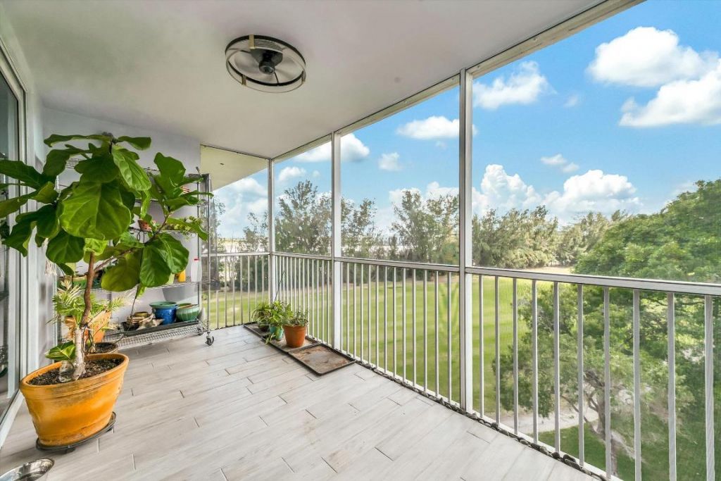 2600 S Course Drive, Unit 610, Pompano Beach, FL 33069 Photo