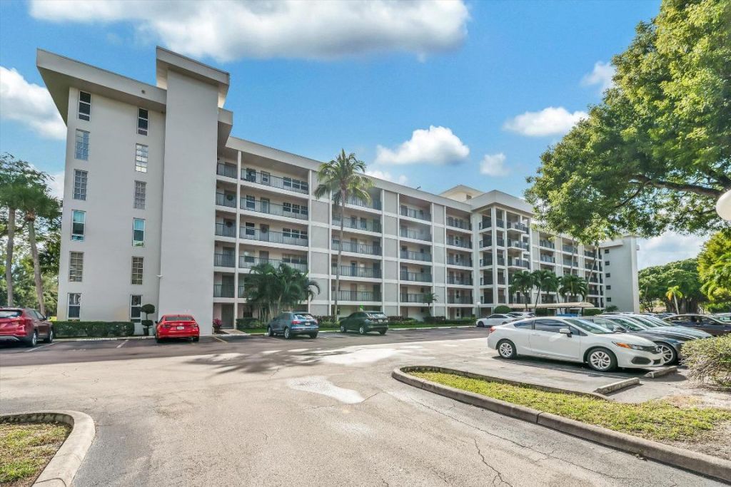 2600 S Course Drive, Unit 610, Pompano Beach, FL 33069 Photo