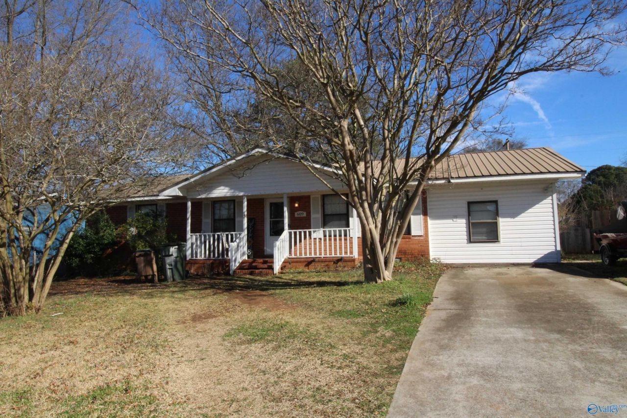 609 Bellemeade Street SW Decatur, AL 35601