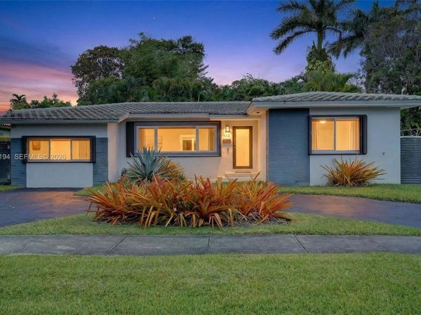 425 NE 114th St, Miami, FL 33161
