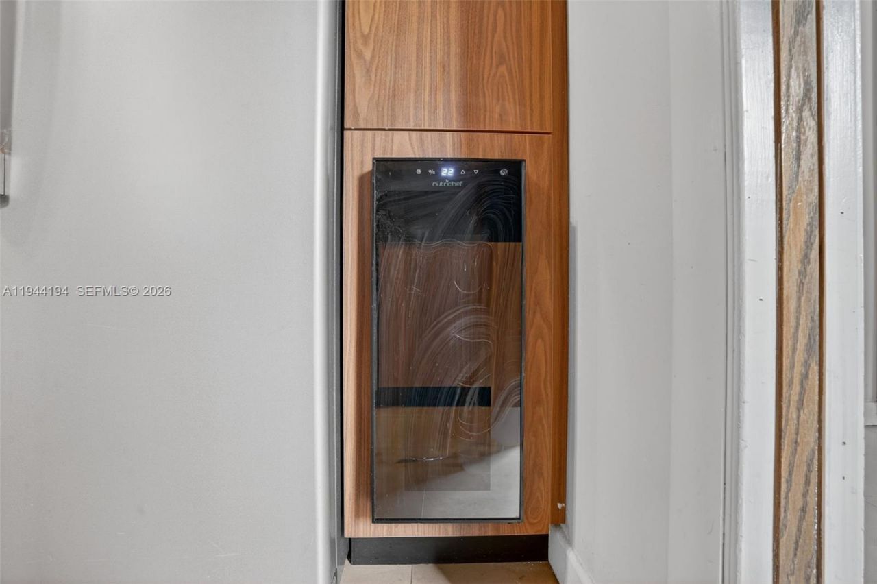 425 NE 114th St, Miami, FL 33161 Photo