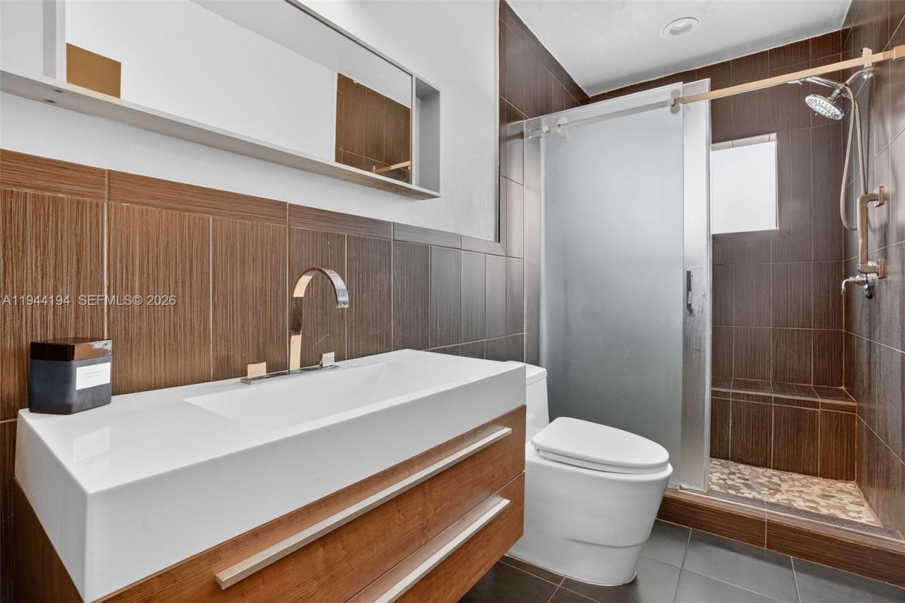 425 NE 114th St, Miami, FL 33161 Photo