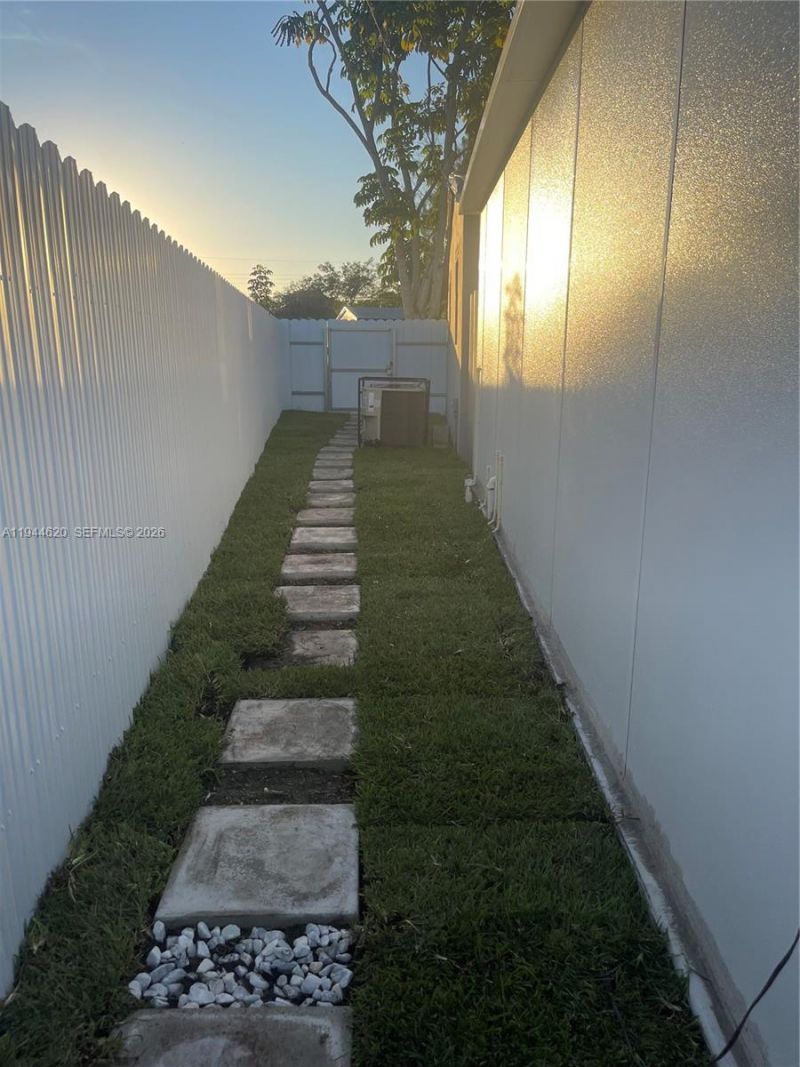 841 N 69th Ave, Hollywood, FL 33024 Photo