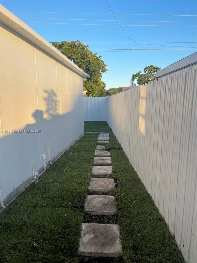 841 N 69th Ave, Hollywood, FL 33024 Photo