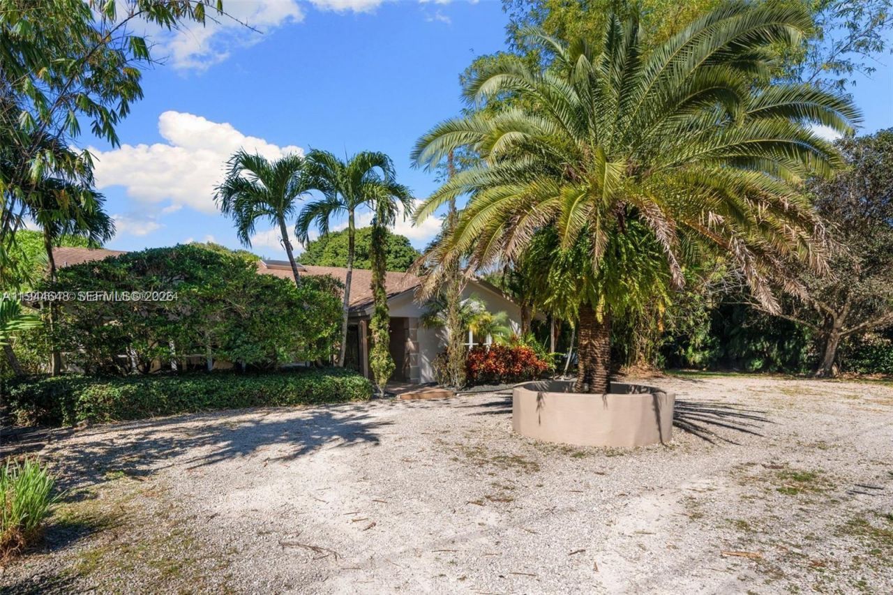 6411 SW 185th Way, Southwest Ranches, FL 33332 Photo