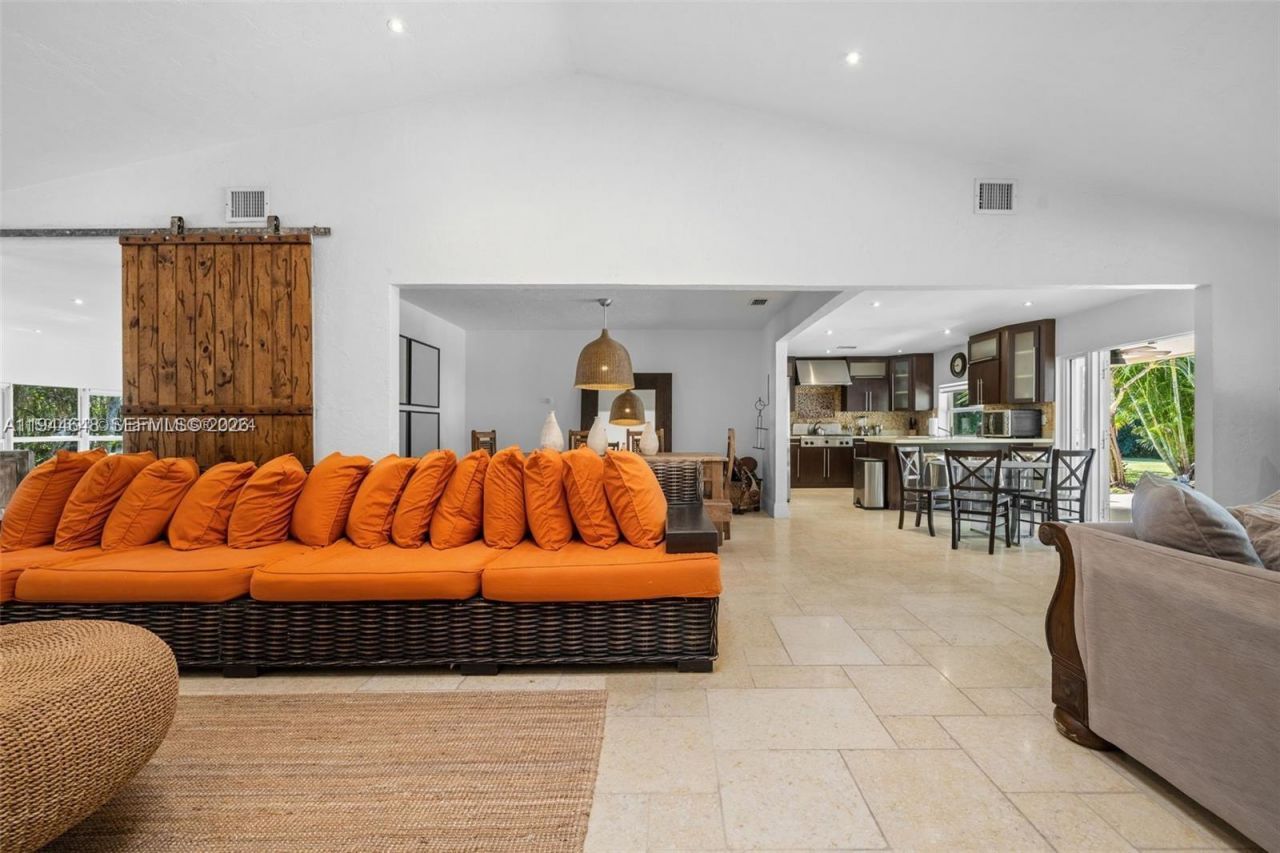 6411 SW 185th Way, Southwest Ranches, FL 33332 Photo