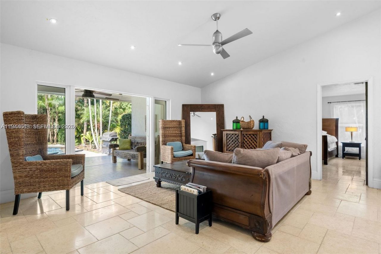 6411 SW 185th Way, Southwest Ranches, FL 33332 Photo