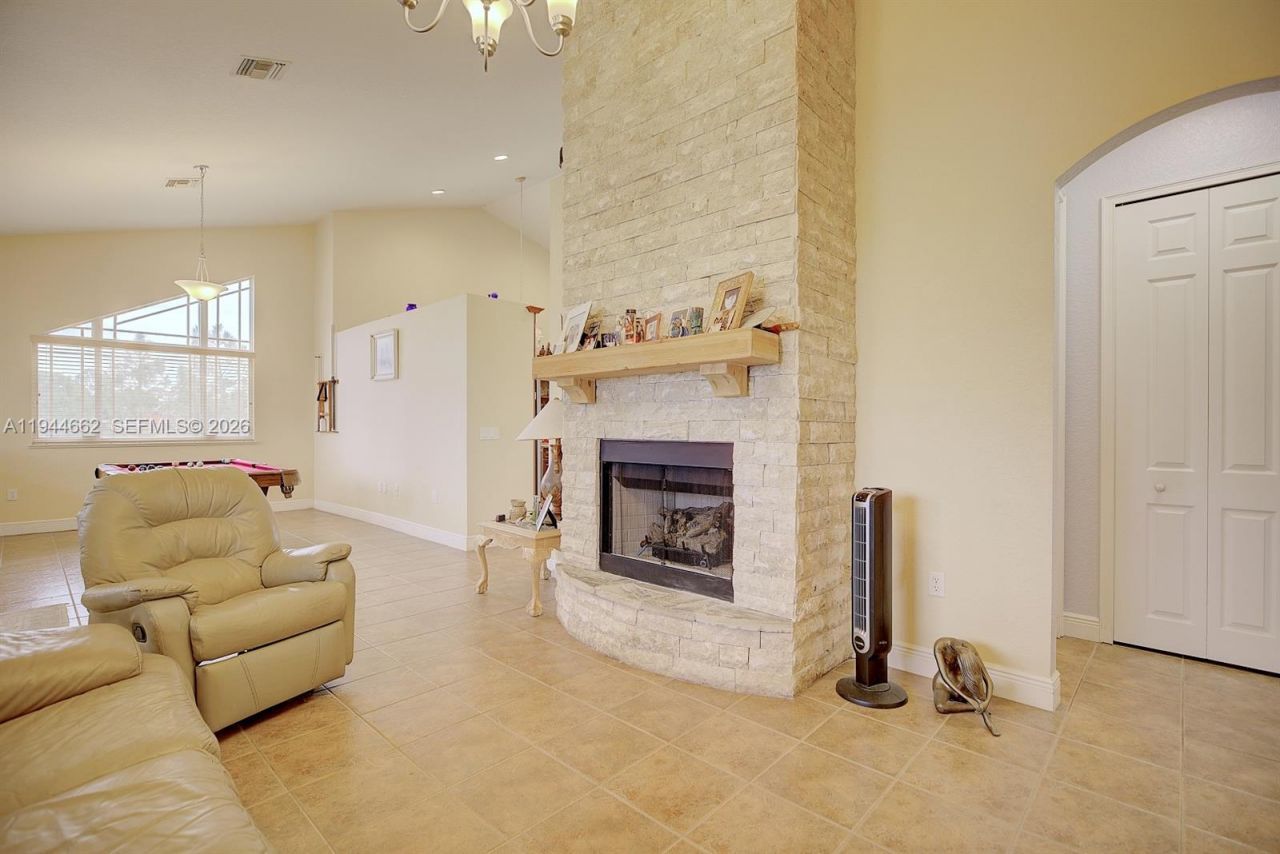 194 Leisure Ln, Venus, FL 33960 Photo