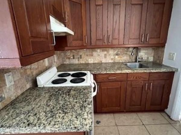413 SW 2nd Ave, Dania Beach, FL 33004
