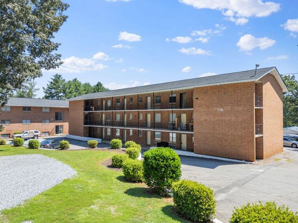 200 Ridge View LN, Unit Apt  38, Bassett, VA 24055