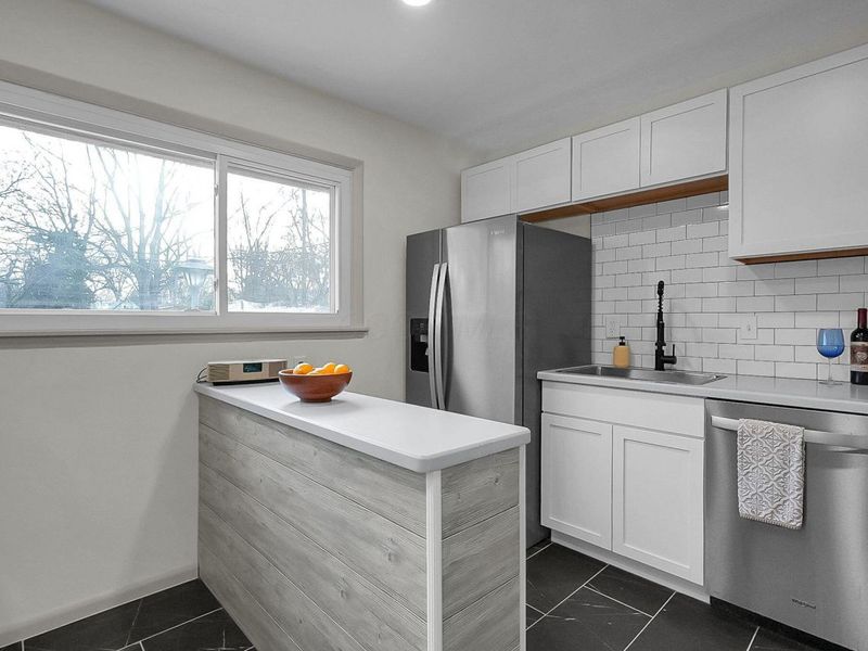 1612 Simpson Drive, Columbus, OH 43227 Photo 9