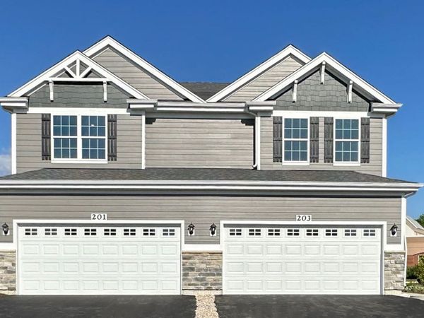 264 Charlestowne Lakes Drive, St. Charles, IL 60174