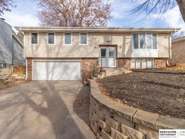 1216 Starview Lane, Lincoln, NE 68512