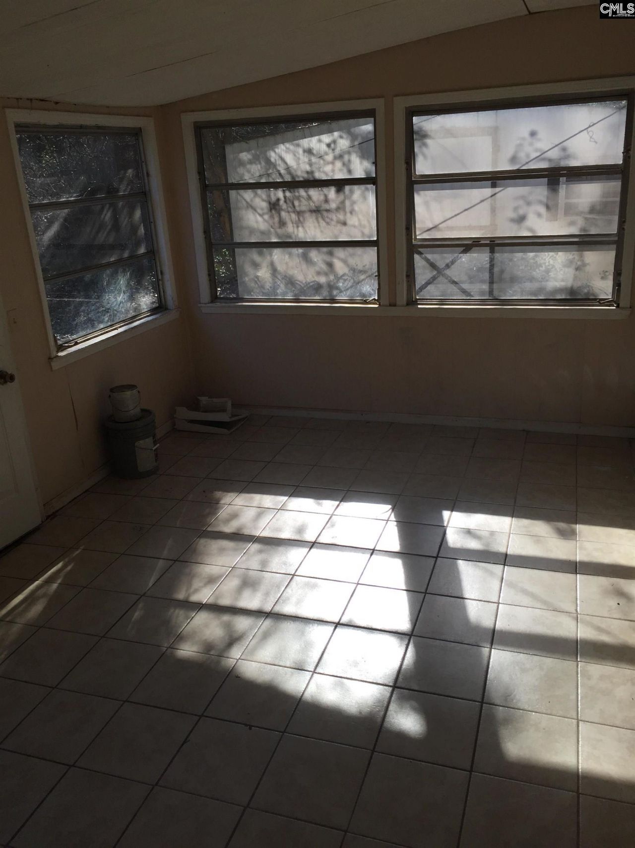 112 Normandy Road Photo 10