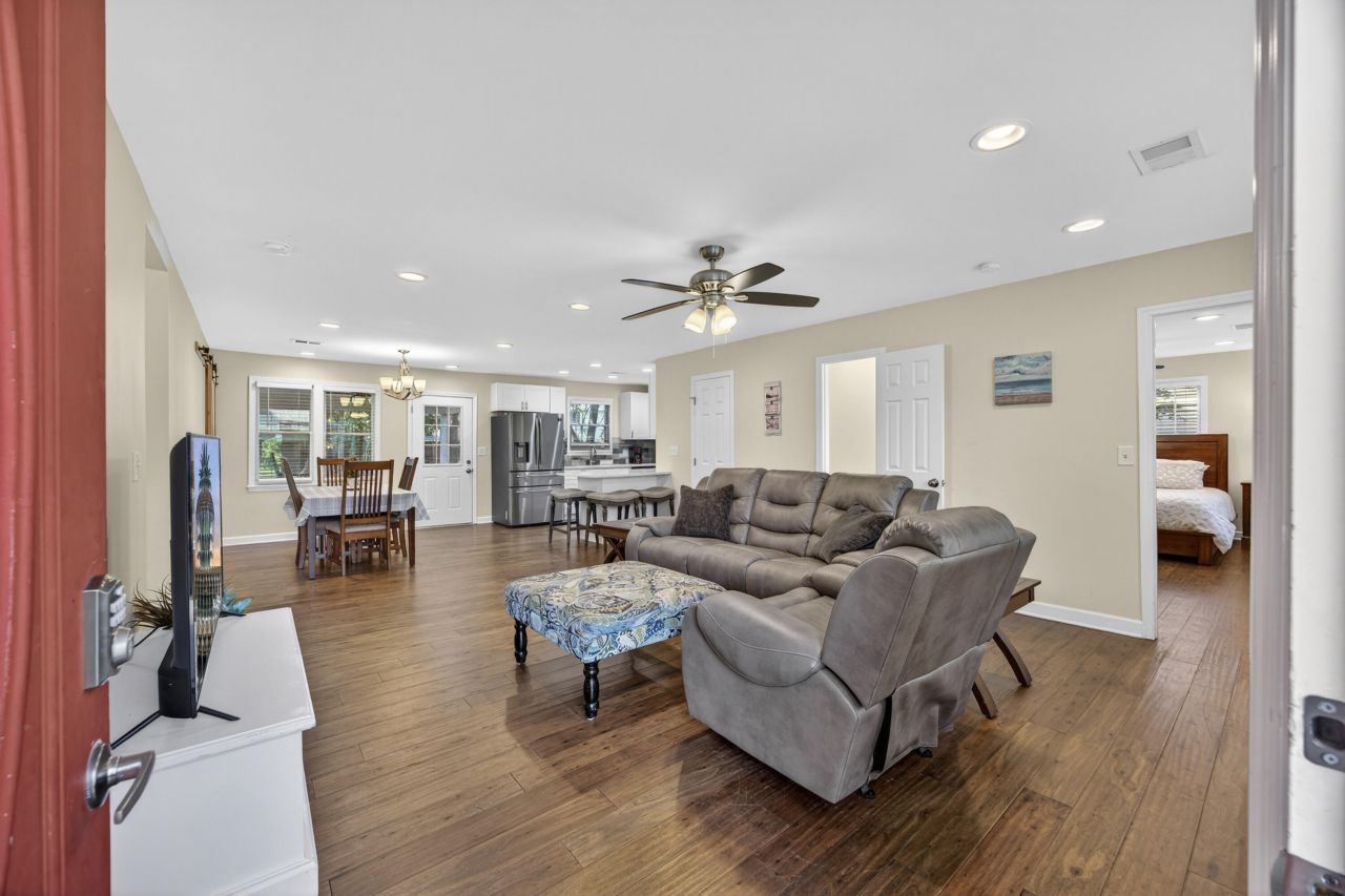 112 Pullman Avenue Photo 11