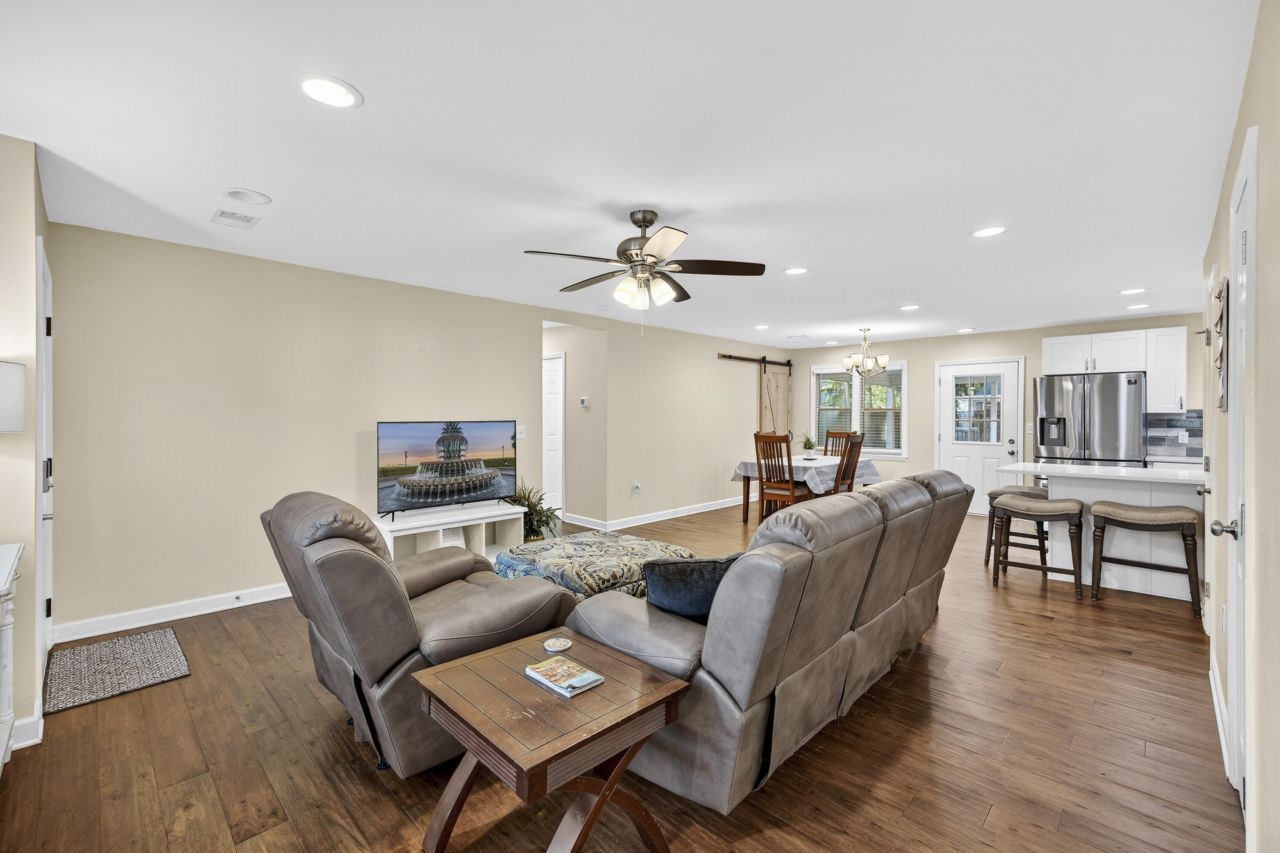 112 Pullman Avenue Photo 12