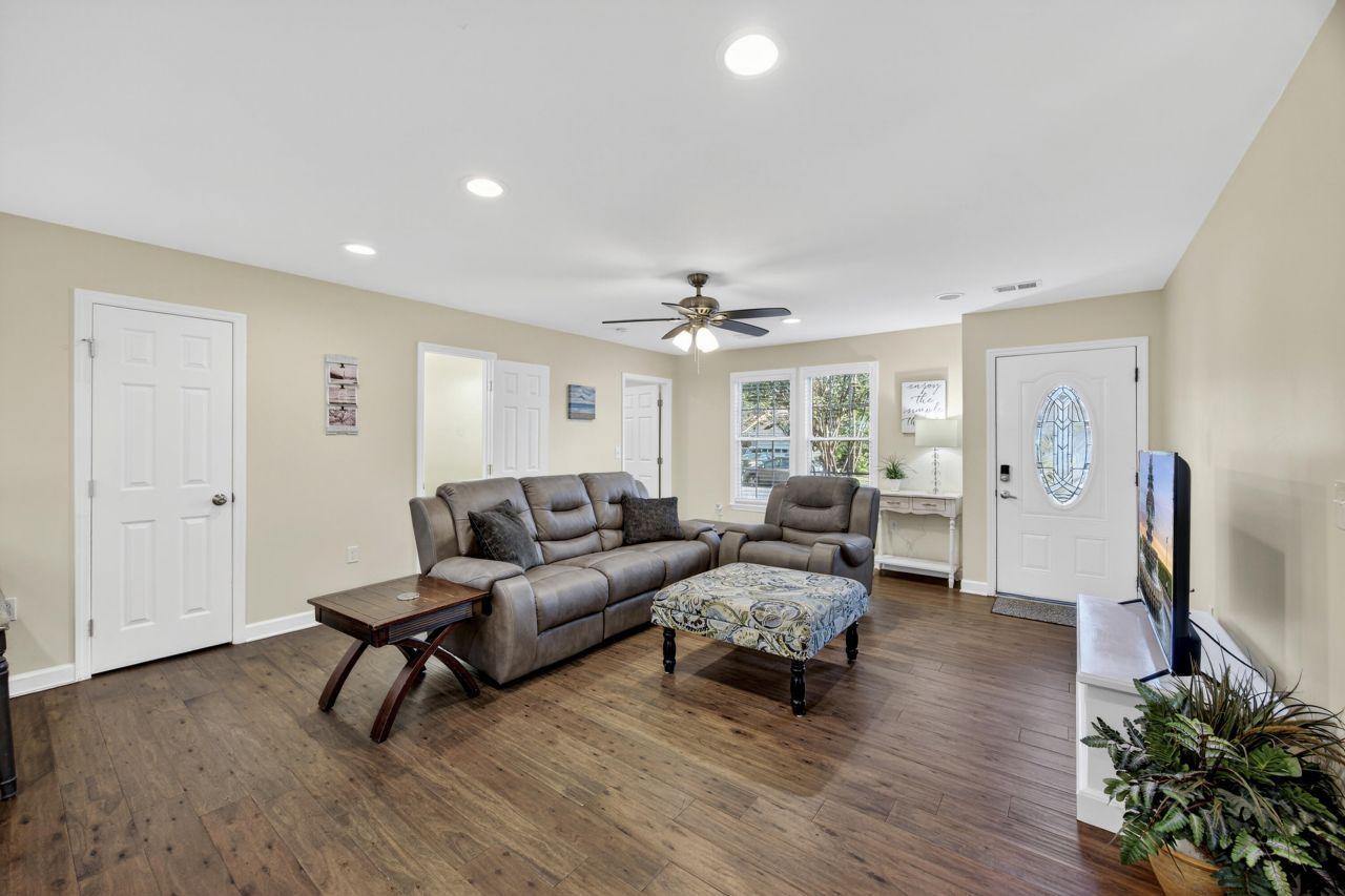 112 Pullman Avenue Photo 14