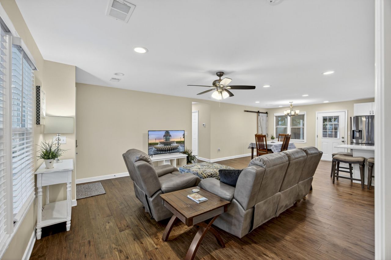 112 Pullman Avenue Photo 15