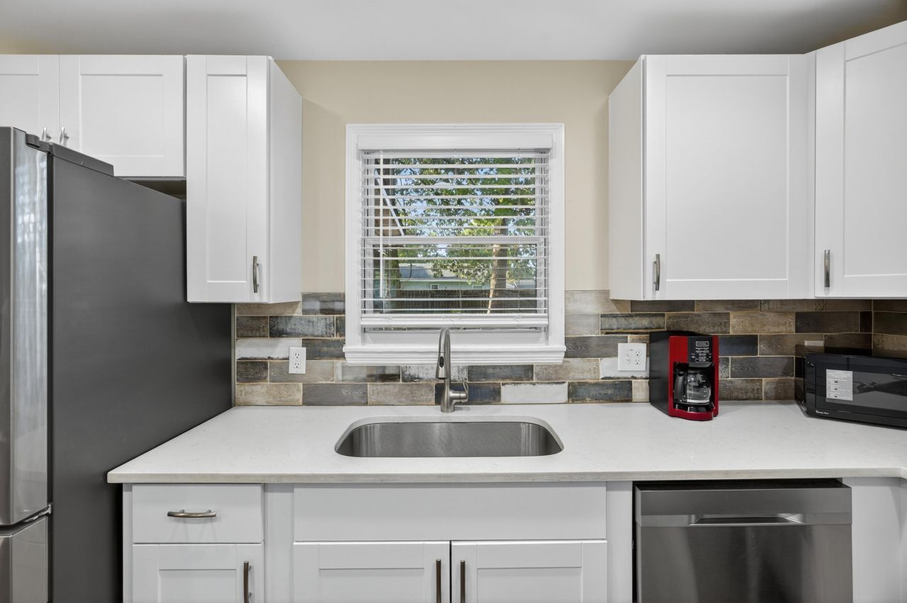 112 Pullman Avenue Photo 19