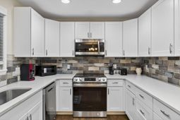 112 Pullman Avenue photo 4