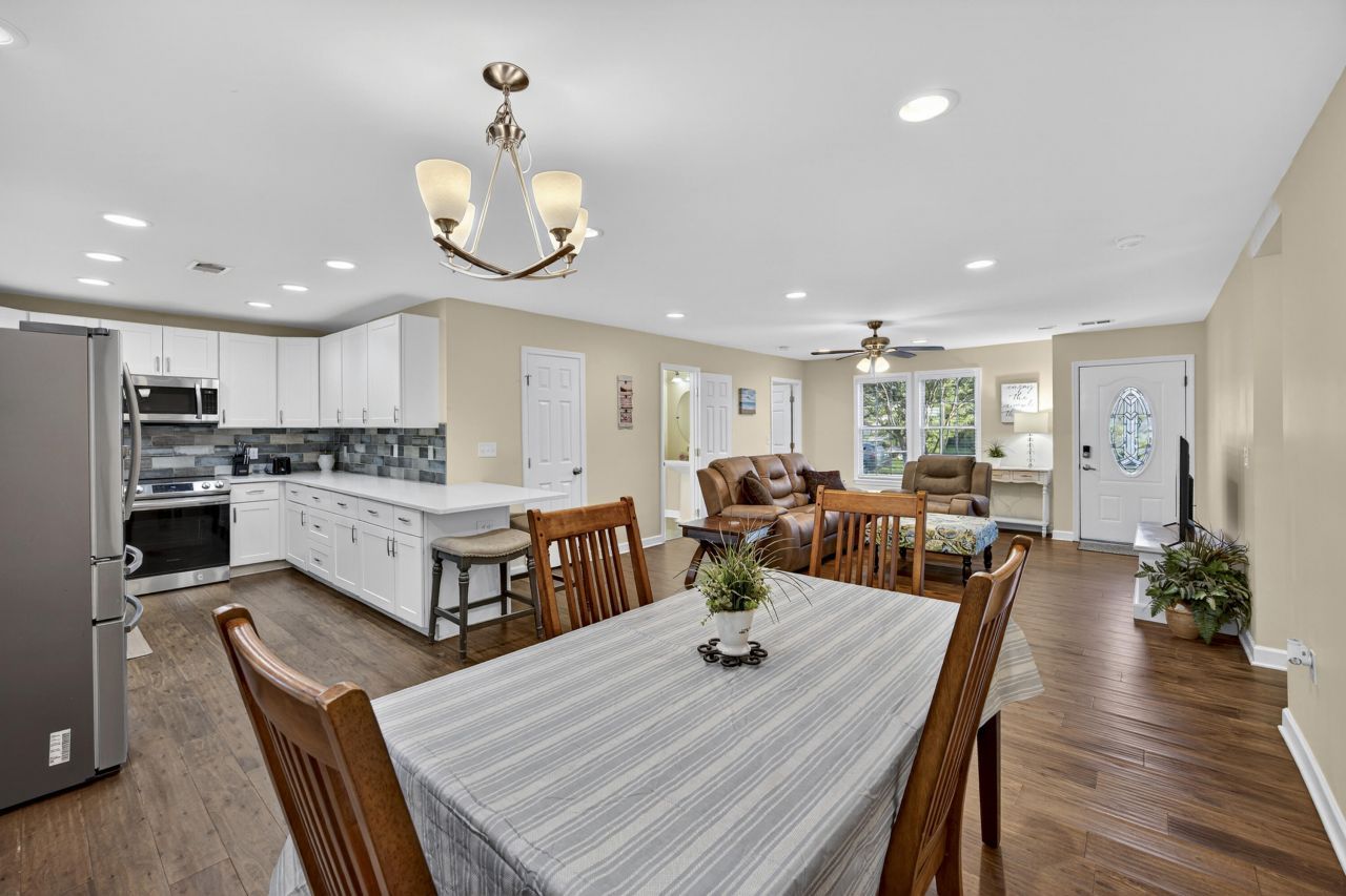 112 Pullman Avenue Photo 4