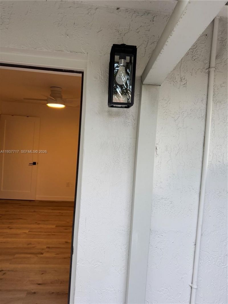 4171 SW 99th Ct, Unit SIDE, Miami, FL 33165 Photo