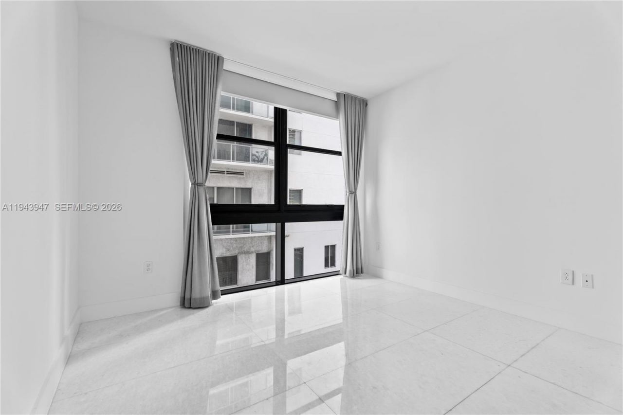 1010 Brickell Ave , Unit 1405, Miami, FL 33131 Photo