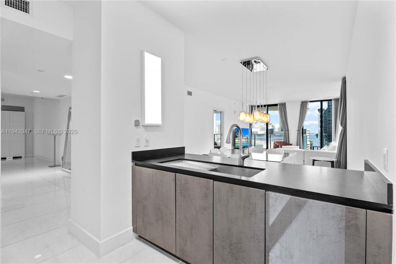 1010 Brickell Ave , Unit 1405, Miami, FL 33131 Photo